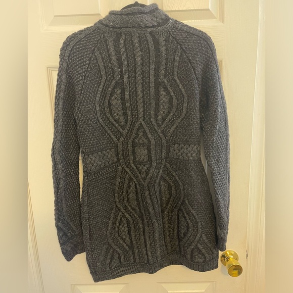 Inis Crafts 100% Irish wool cable knit long cardigan dark fairy grunge heirloom - Picture 2 of 7